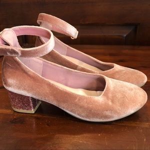 Pink girls shoes